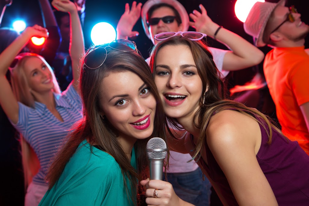 PartyMTL.com | 1400 Montée Champagne, Laval, QC H7X 3Z8, Canada | Phone: (450) 689-1555