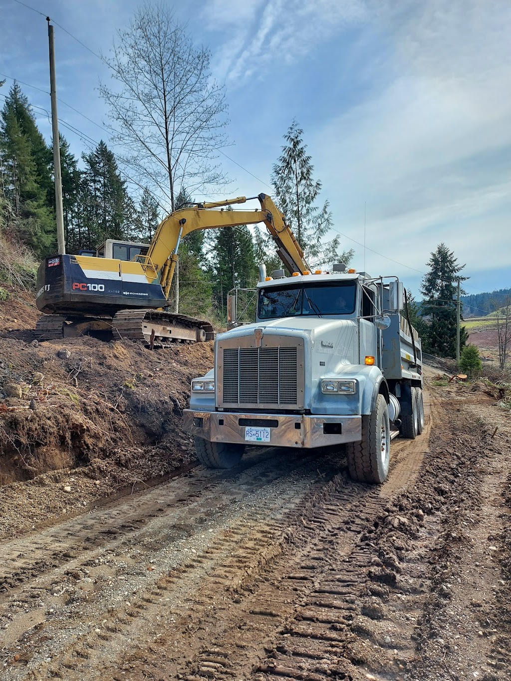 J & M Island Truckin | 1620 Cowichan Bay Rd, Cowichan Bay, BC V0R 1N1, Canada | Phone: (250) 606-1408