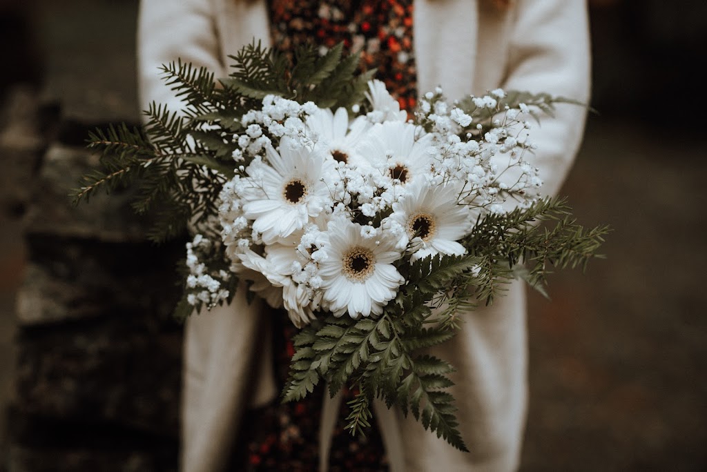 Kea Mowat Photography | 9093 Faber Rd, Port Alberni, BC V9Y 9C1, Canada | Phone: (778) 222-9424
