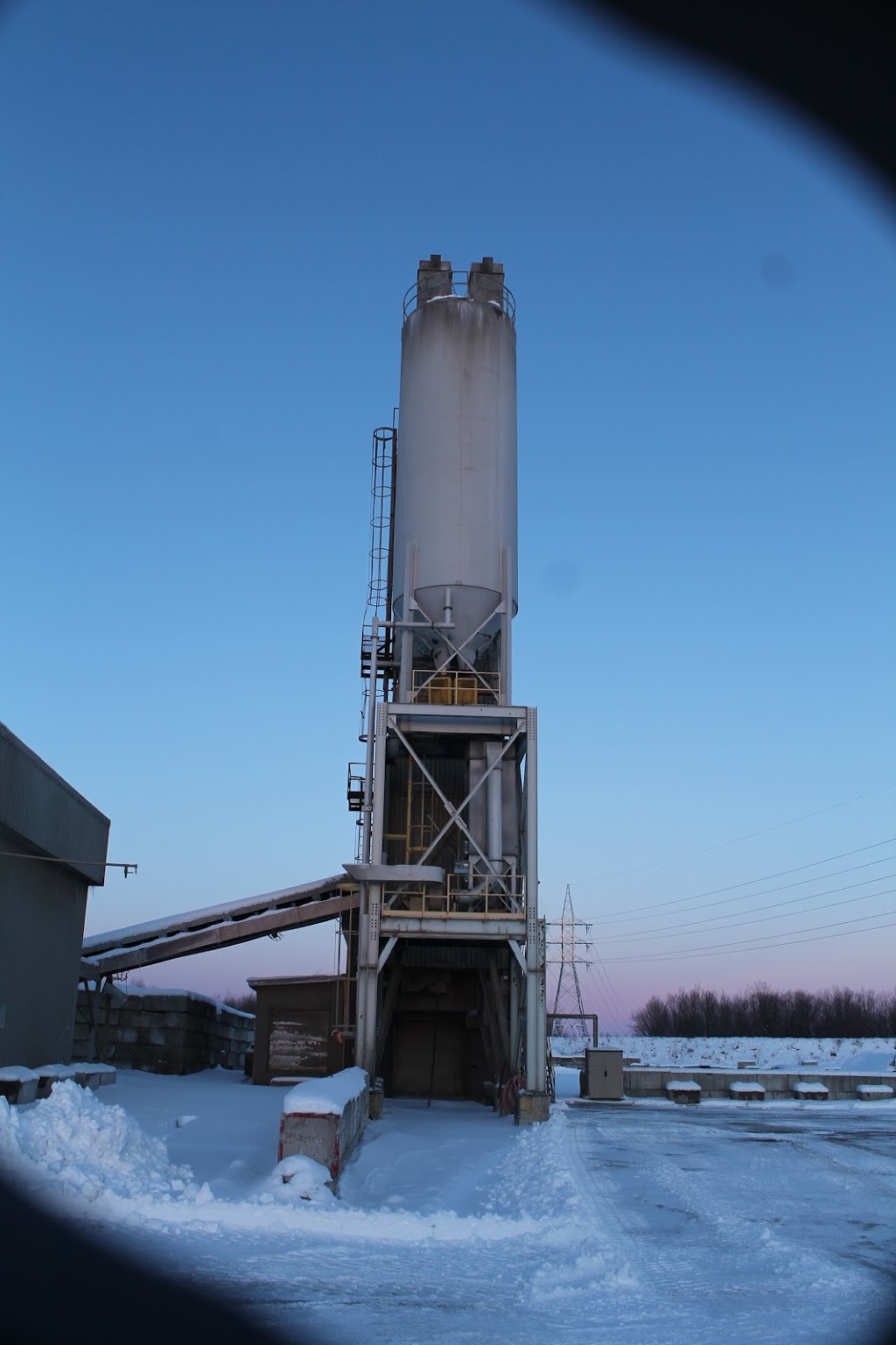 Lafarge Canada Inc | 315 Rue de Lanoraie, Gatineau, QC J8P 7Z9, Canada | Phone: (819) 669-3222