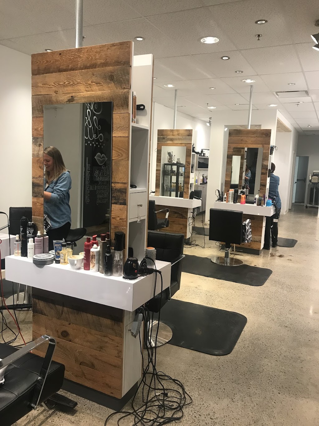 American Style Coiffure | 2317 Bd du Curé-Labelle, Laval, QC H7T 1R3, Canada | Phone: (450) 688-4544