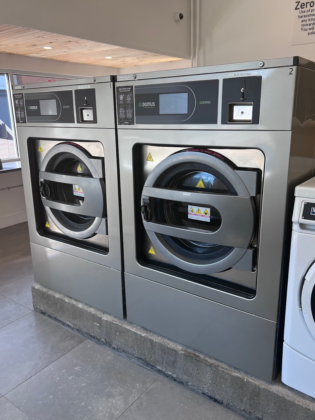 Coin-op Laundry On Somerset | 609 Somerset St W, Ottawa, ON K1R 5K3, Canada | Phone: (613) 231-7468