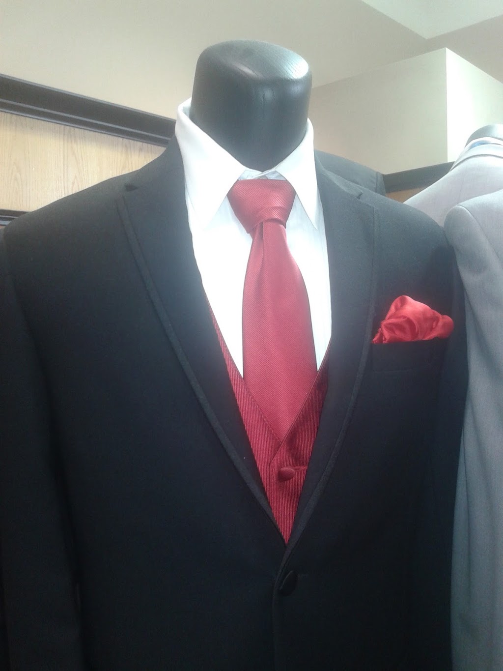Moores Clothing for Men | 420 Vansickle Rd #400, St. Catharines, ON L2R 6P9, Canada | Phone: (905) 688-4381