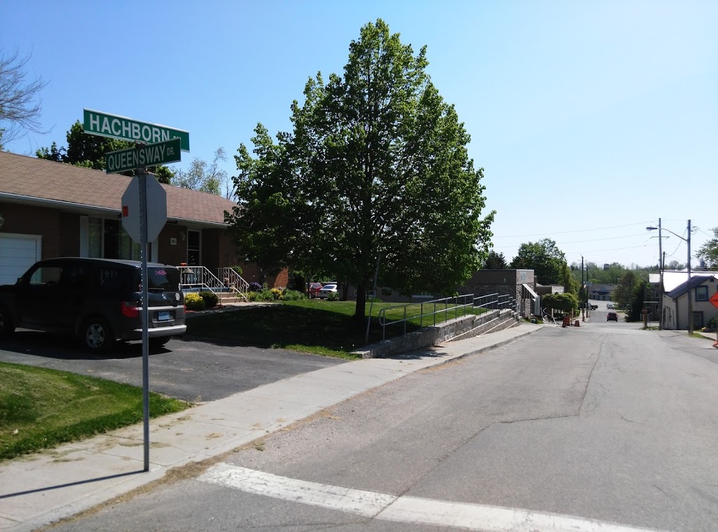 St Jacobs Public School | 72 Queensway Dr, St. Jacobs, ON N0B 2N0, Canada | Phone: (519) 664-2272