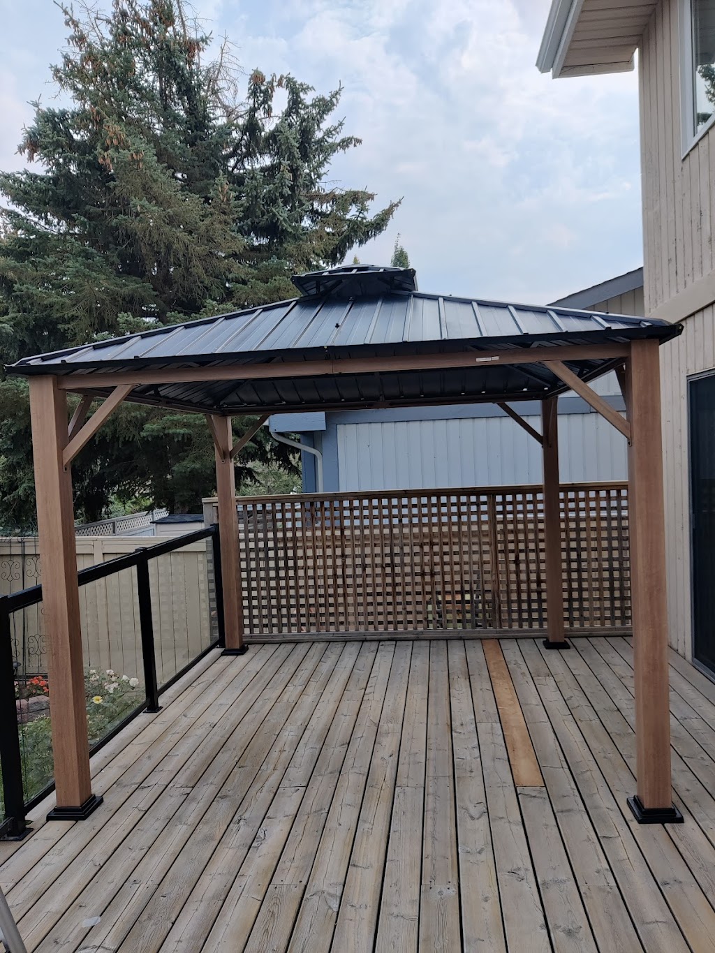 BEE HANDYMAN EXPRESS Inc | 15204 Bannister Rd SE, Calgary, AB T2X 3T4, Canada | Phone: (403) 818-4591