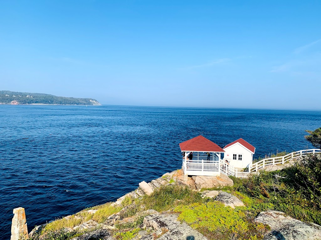 Pointe Noire Lighthouse | QC-138, Baie-Sainte-Catherine, QC G0T 1G0, Canada | Phone: (418) 235-4703