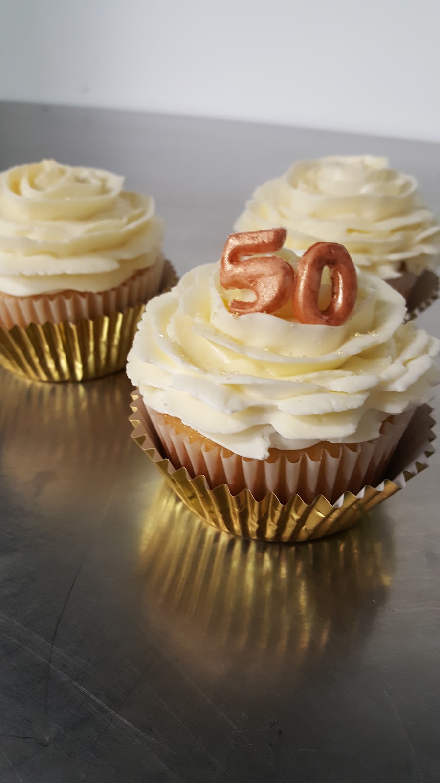 Picadilly Cakery | 965 Dundas St W, Whitby, ON L1P 1G8, Canada | Phone: (905) 430-2777