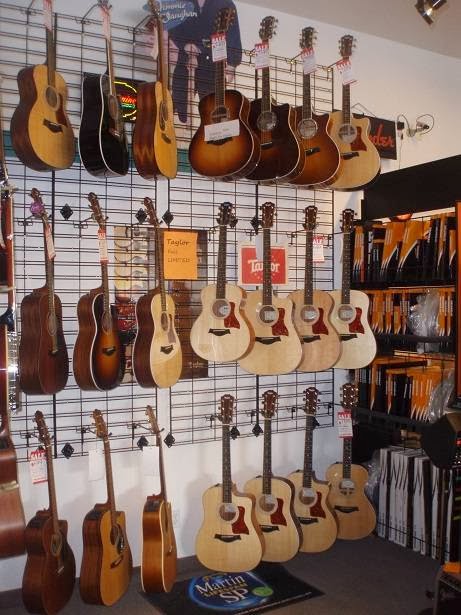 MURPHYS MUSIC | 6011 Thorold Stone Rd, Niagara Falls, ON L2J 1A4, Canada | Phone: (905) 374-7196