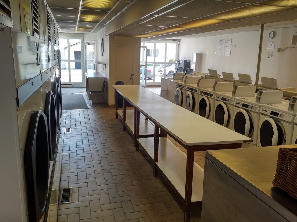 Laverie St-Charles Laundromat | laundry | 36 St Charles St, Vanier, ON K1L 5V2, Canada | 6132981312 OR +1 613-298-1312