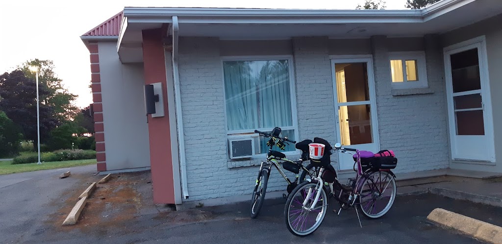 Clarks Sunny Isle Motel | 720 Water St E, Summerside, PE C1N 4J1, Canada | Phone: (902) 436-5665