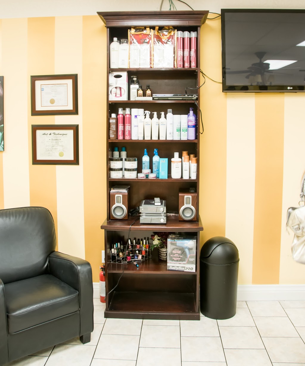 New U Hair Design | hair care | 511 Pinegrove Rd, Oakville, ON L6K 2C2, Canada | 9053393720 OR +1 905-339-3720