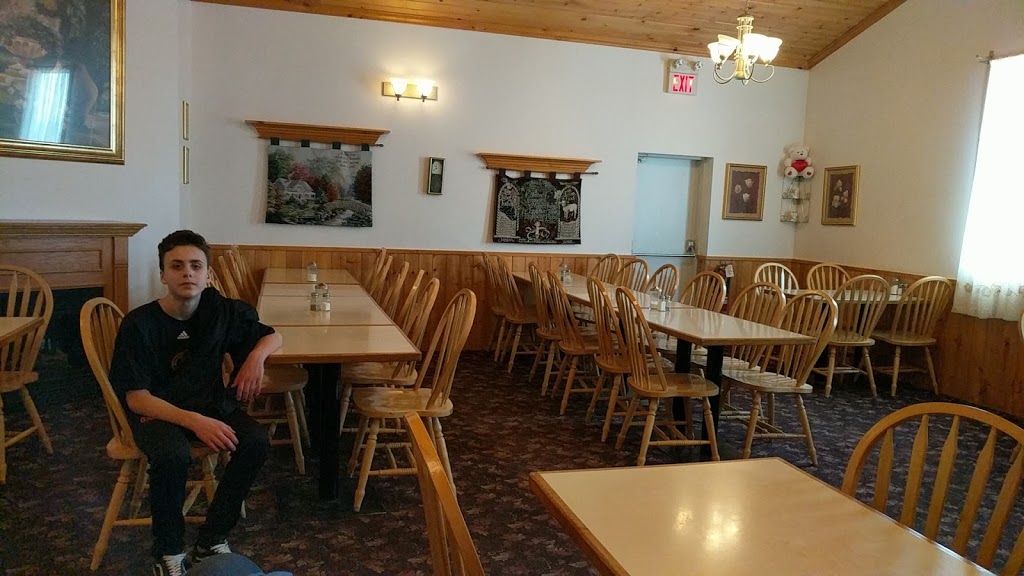Triangle Oasis Restaurant | 880 Centennial St, Winkler, MB R6W 1J4, Canada | Phone: (204) 325-8922