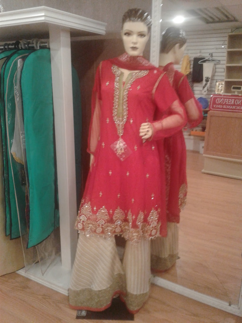 Kainaat Couture | 2623 Islington Ave, Etobicoke, ON M9V 2X4, Canada | Phone: (416) 744-3553