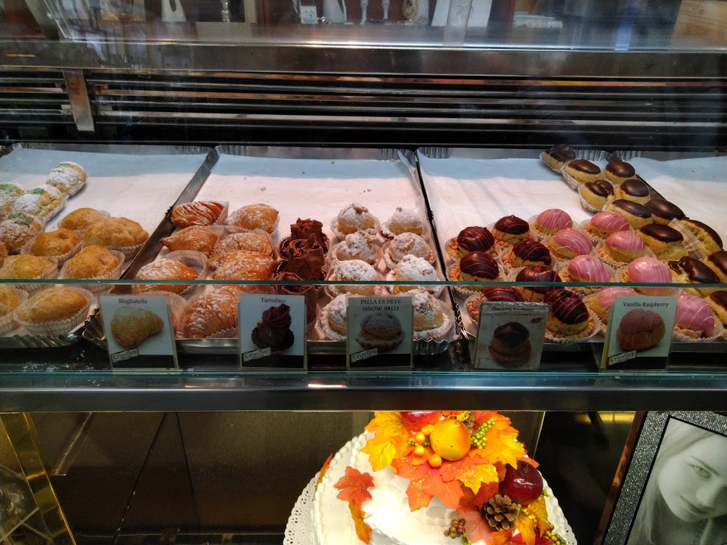Criveller Cakes Chocolate | 4435 Portage Rd, Niagara Falls, ON L2E 6A7, Canada | Phone: (905) 356-9441