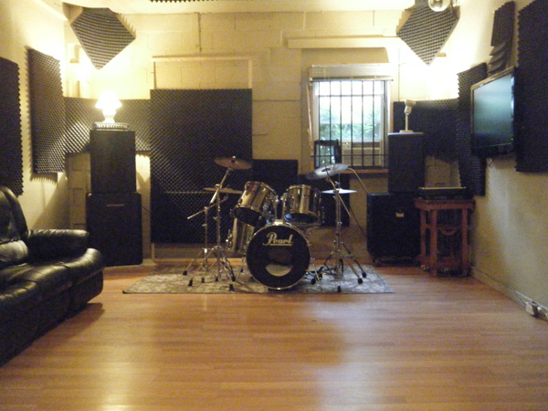 Groove Room Rehearsal Studios | 15 Towns Rd, Etobicoke, ON M8Z 1A2, Canada | Phone: (416) 259-3325