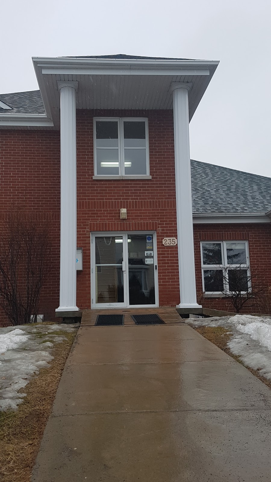 CPE La Mere Schtroumph | 235 Bd Monchamp, Saint-Constant, QC J5A 2R6, Canada | Phone: (450) 635-3739