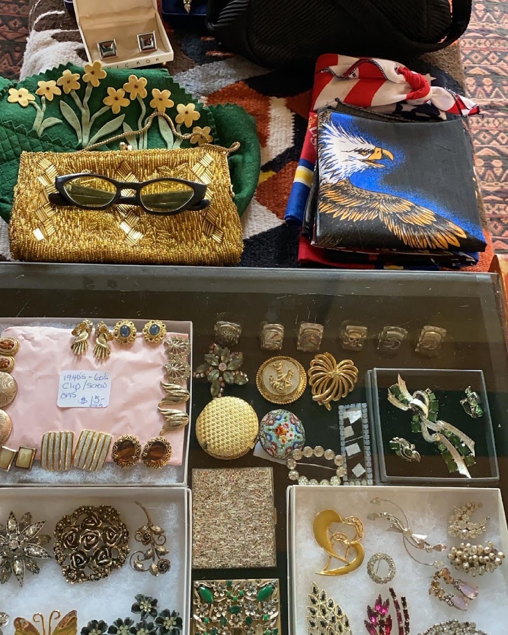 Parkdale Antique and Colllectibles Market | 1605 Queen St W, Toronto, ON M6R 1A9, Canada | Phone: (437) 241-7260