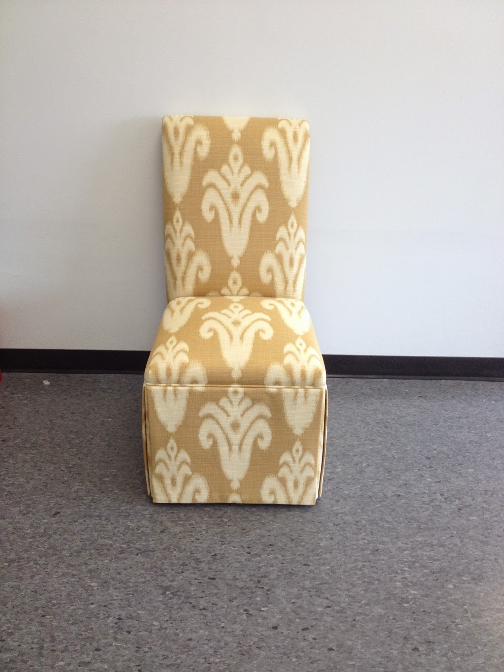 Designer Upholstery | 4181 Sladeview Crescent #45, Mississauga, ON L5L 5R2, Canada | Phone: (905) 997-8668