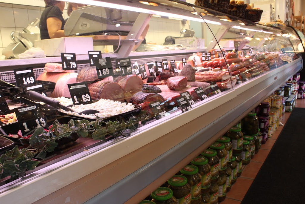 Helmuts Sausage Kitchen | 2103 48 Ave, Vernon, BC V1T 3P9, Canada | Phone: (250) 260-3281