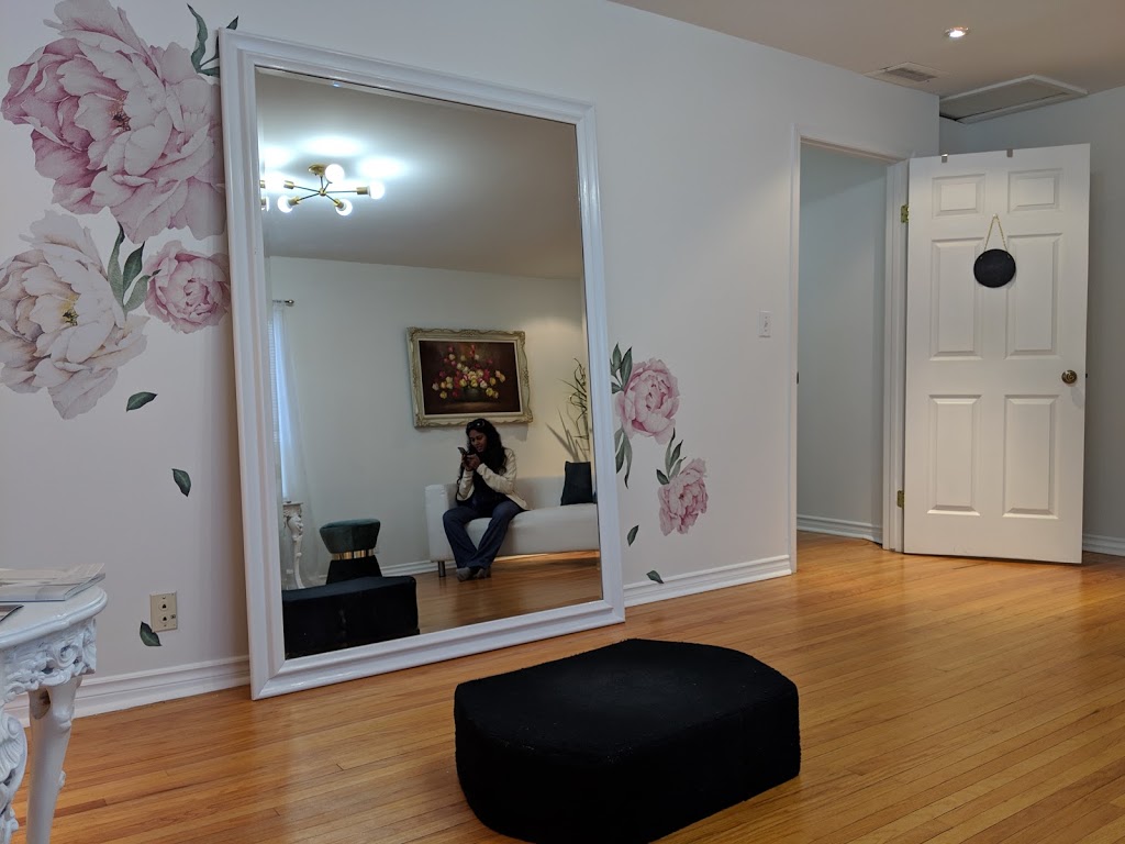 Bliss Bridal Boutique | 215 Stafford Street, Winnipeg, MB R3M 2X1, Canada | Phone: (204) 475-5528