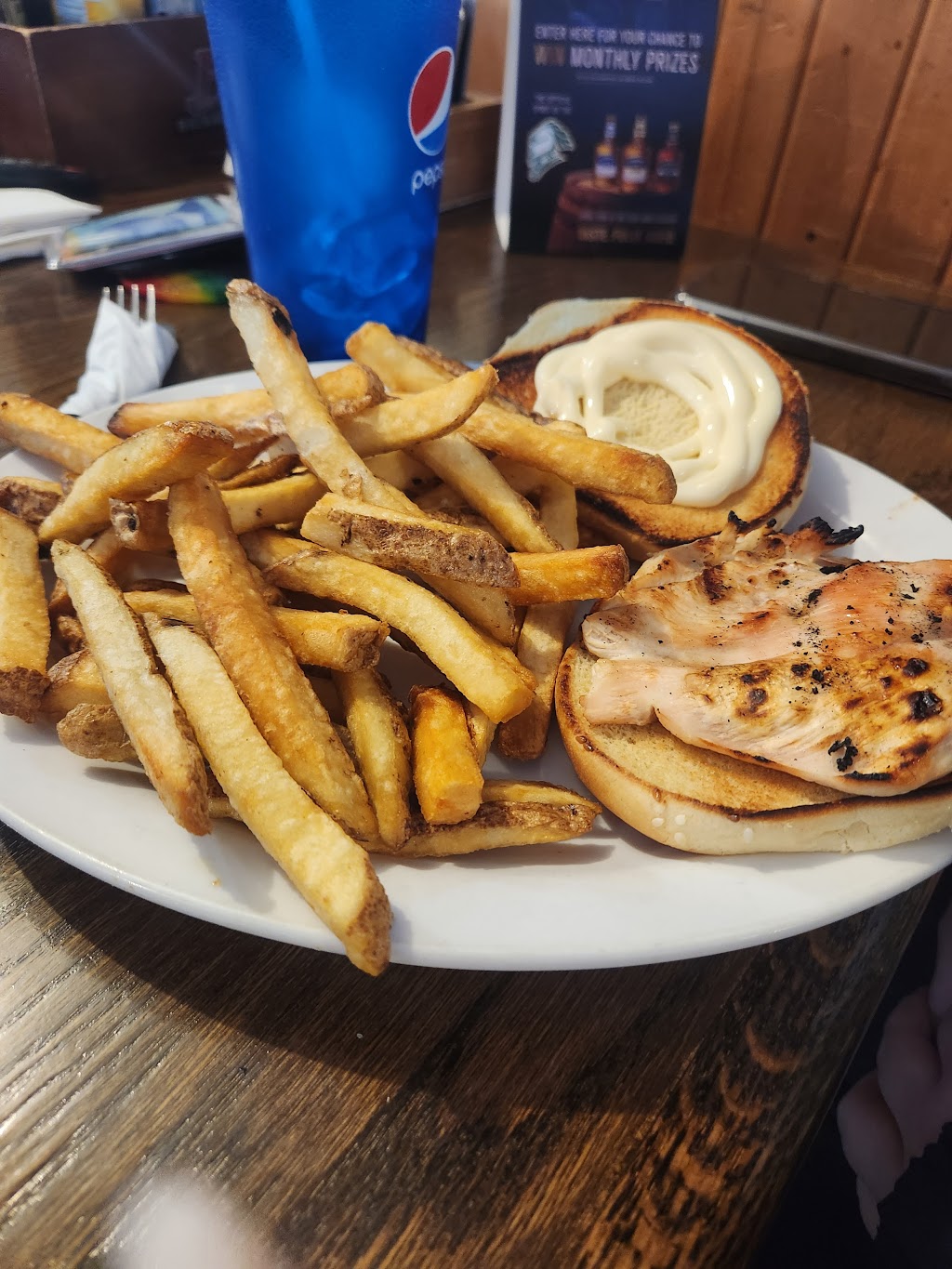 Players Sports Hub, Bar and Grill | 1749 Dundas St, London, ON N5W 3E4, Canada | Phone: (519) 452-1030