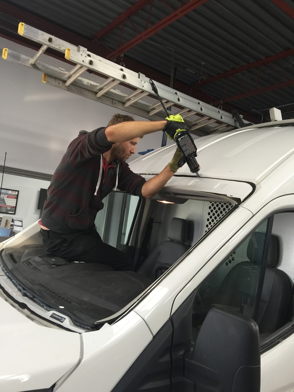Top Auto Glass | 136 Toynbee Trail, Scarborough, ON M1E 1G6, Canada | Phone: (416) 200-2994