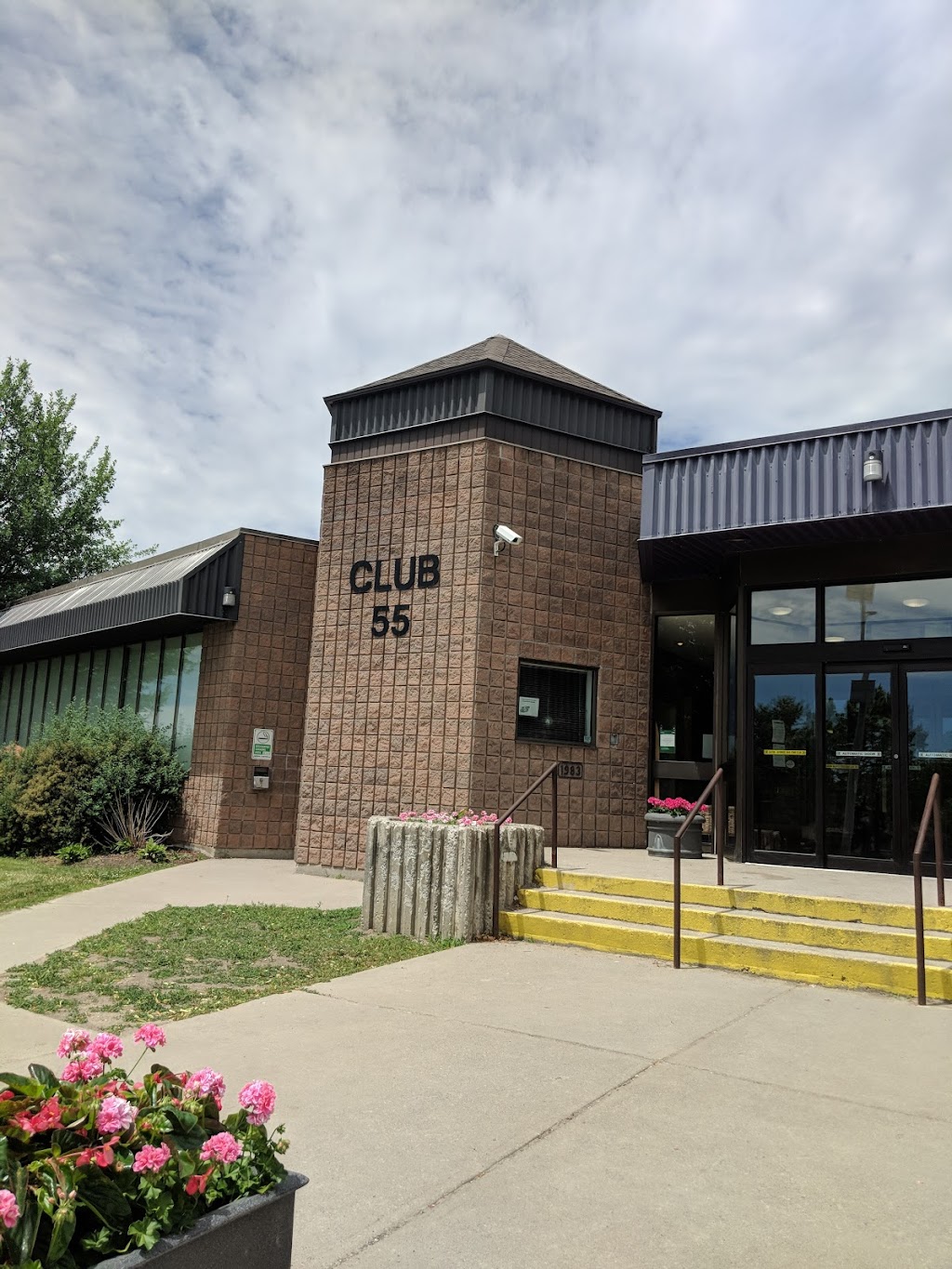 Club 55 Keswick | 130 Gwendolyn Blvd, Keswick, ON L4P 3W8, Canada | Phone: (905) 476-9972