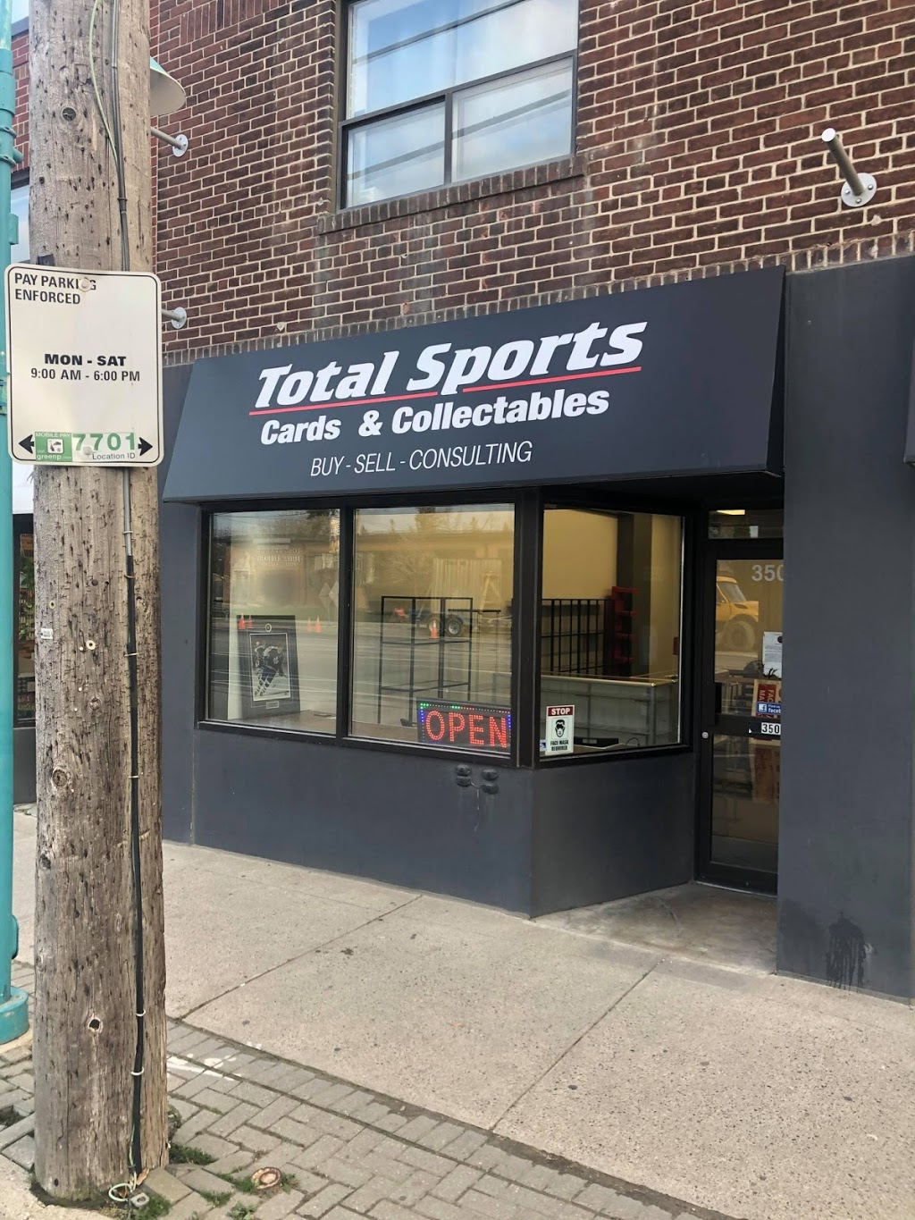 Total Sports Cards & Collectables | store | 3505 Lake Shore Blvd W, Etobicoke, ON M8W 1N5, Canada | 9058084560 OR +1 905-808-4560