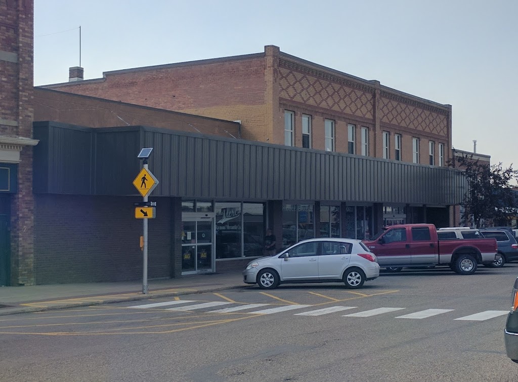 Raymond Mercantile Co Ltd | 42 Broadway S N, Raymond, AB T0K 2S0, Canada | Phone: (403) 752-3057