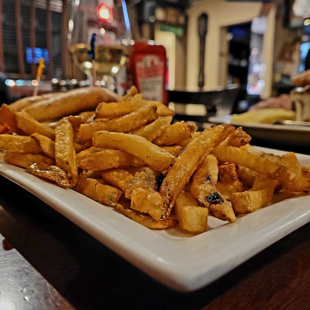 The Fox Goes Free | 339 Kingston Rd, Pickering, ON L1V 1A1, Canada | Phone: (905) 509-6464