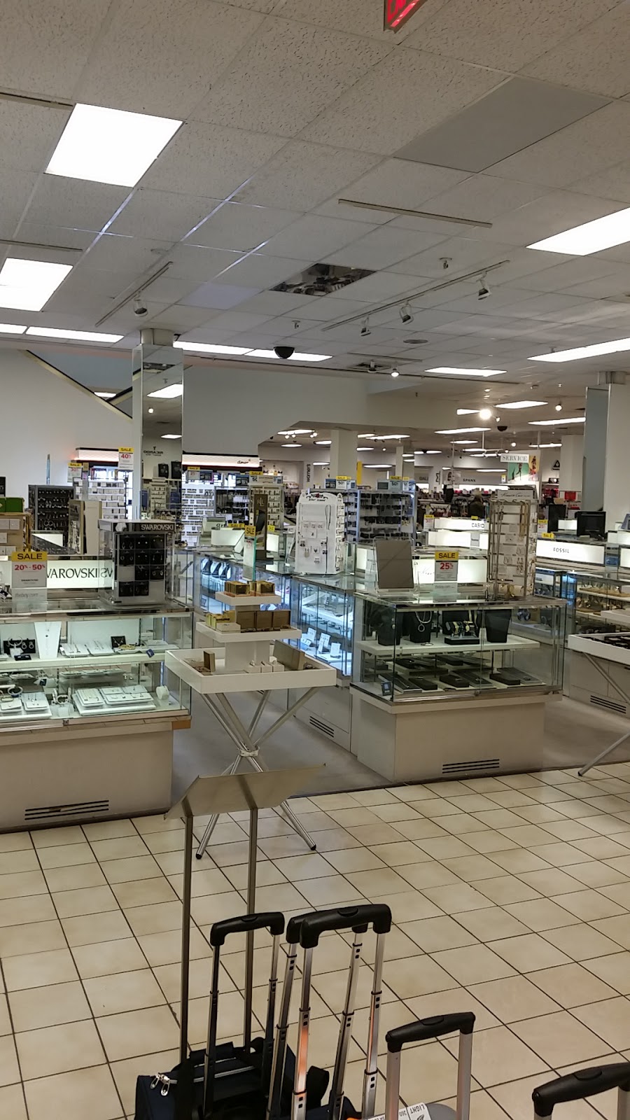 Hudsons Bay | 3125 Douglas St, Victoria, BC V8Z 3K3, Canada | Phone: (250) 386-3322