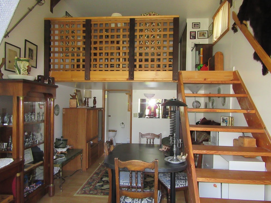 La Brocante | 8122 Redrooffs Rd, Halfmoon Bay, BC V0N 1Y1, Canada | Phone: (604) 885-2027