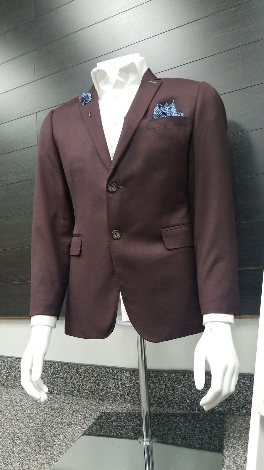 Noir Label Custom Collections | 4255 Sherwoodtowne Blvd, Mississauga, ON L4Z 1Y5, Canada | Phone: (416) 305-1333
