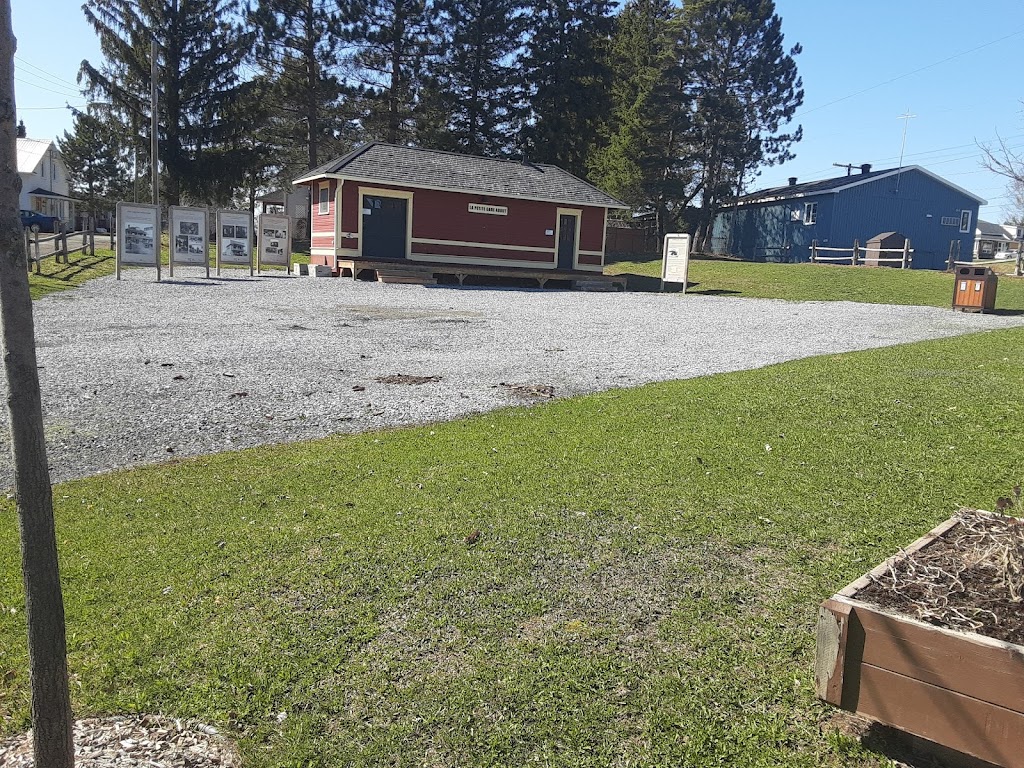 La Vieille Gare de Rivière-Bleue | 85 Rue Saint-Joseph N, Rivière-Bleue, QC G0L 2B0, Canada | Phone: (418) 893-2219