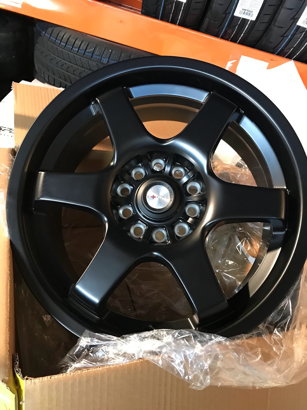 GreenLeaf Tire | 6141 Atlantic Dr unit 8, Mississauga, ON L5T 1W3, Canada | Phone: (647) 799-3550