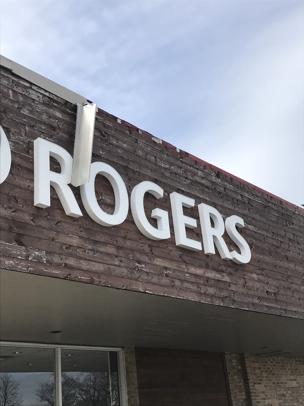 Rogers | 21 Young St, Alliston, ON L9R 1B5, Canada | Phone: (705) 435-7512