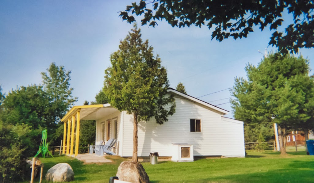 Motel Chalet A Dufour Enr | 414 Chemin de la Baleine RR 1, La Baleine, QC G0A 2A0, Canada | Phone: (418) 438-2314