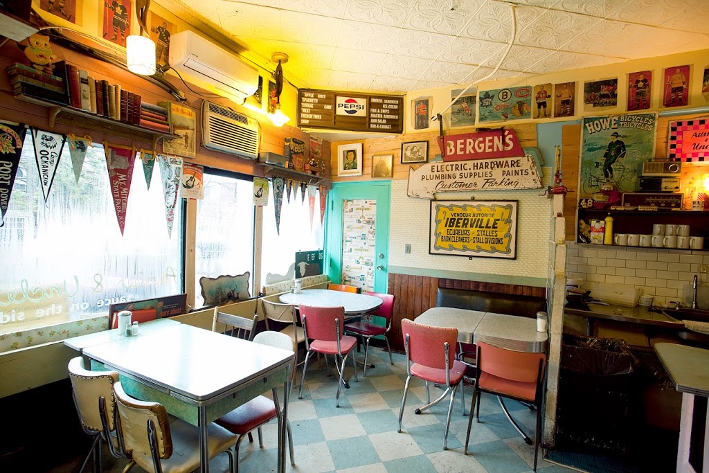 Aunties & Uncles | 74 Lippincott St, Toronto, ON M5S 2P1, Canada | Phone: (416) 324-1375