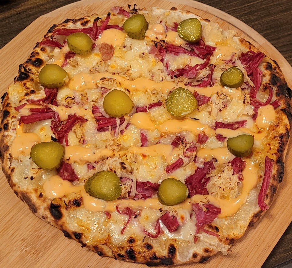 Artizzas | 100 trailer park drive, Huntsville, ON P1H 2J4, Canada | Phone: (705) 380-2241