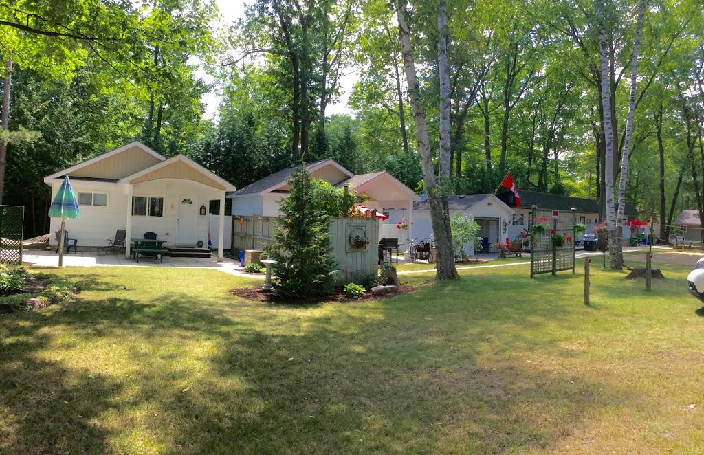 Woodland Hideaway | 115 30th St N, Wasaga Beach, ON L9Z 2C8, Canada | Phone: (705) 429-5624