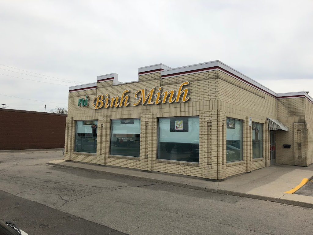 Pho Binh Minh Restaurant 2nd location | 706 Queenston Rd, Hamilton, ON L8G 1A2, Canada | Phone: (905) 661-0404