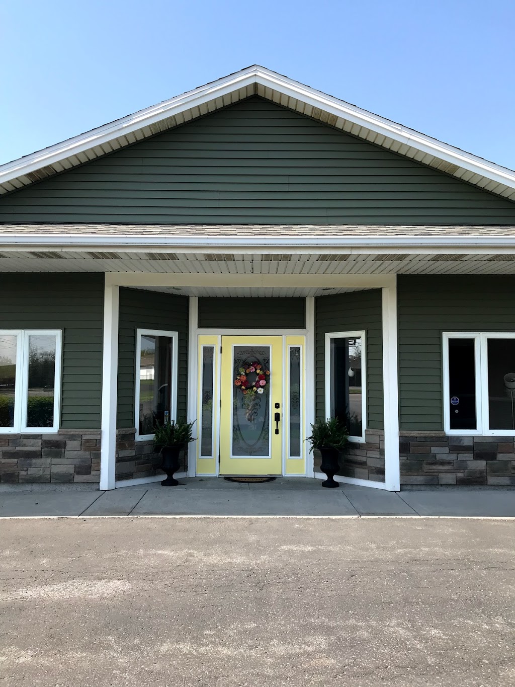 Maxx Lashes Eyelash and Wax Studio | 2919 Military Rd #200, Niagara Falls, NY 14304, USA | Phone: (716) 201-6020
