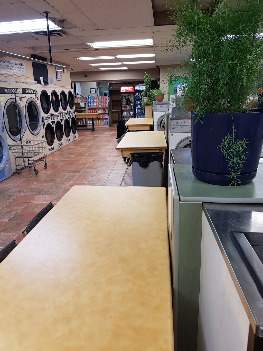 Magic Coin Laundry | 666 Burnhamthorpe Rd, Etobicoke, ON M9C 2Z4, Canada | Phone: (416) 620-9666