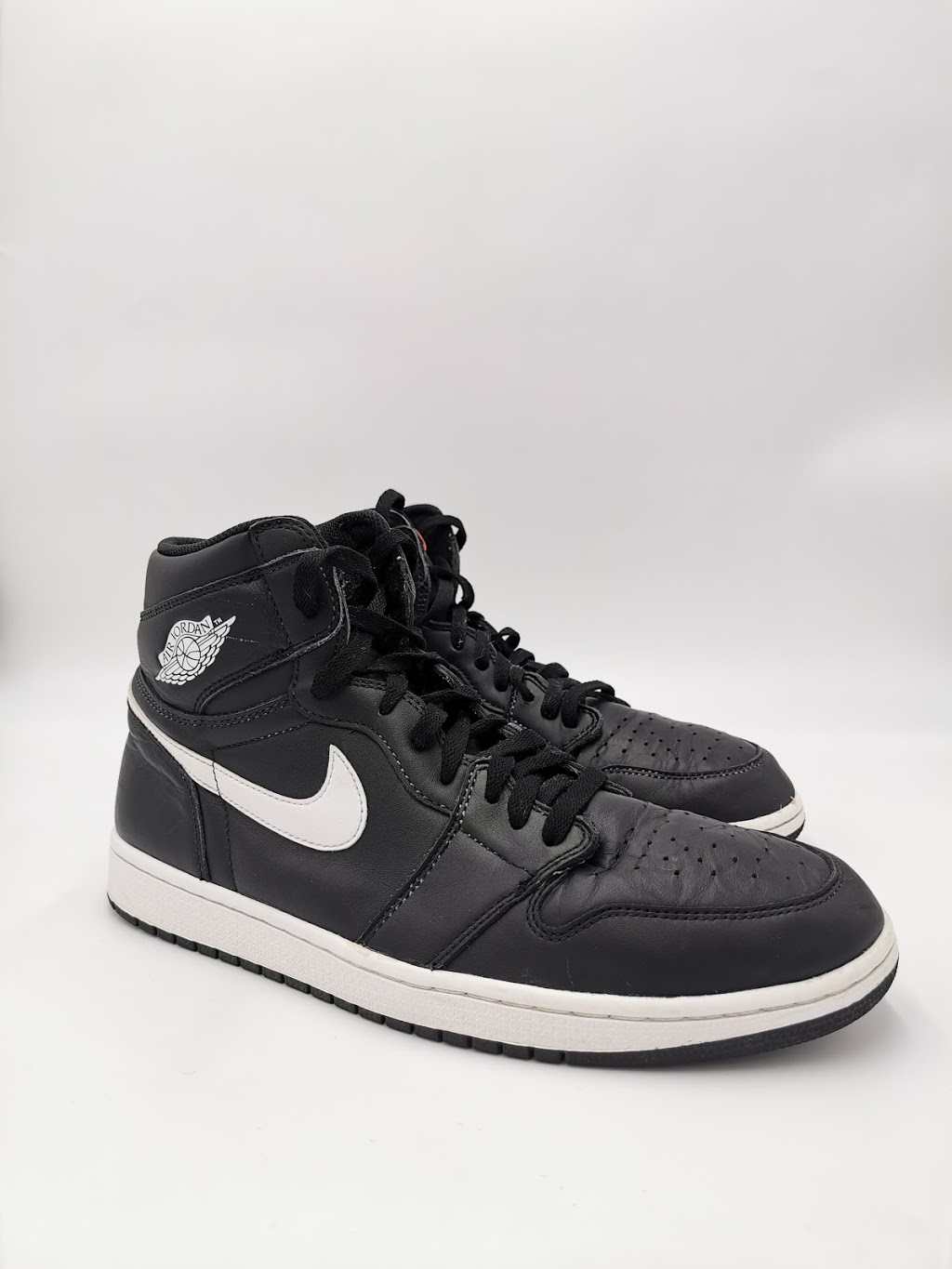 MIEPS CLOSET | 947 East Ave, Scarborough, ON M1L 4E3, Canada | Phone: (647) 472-5412