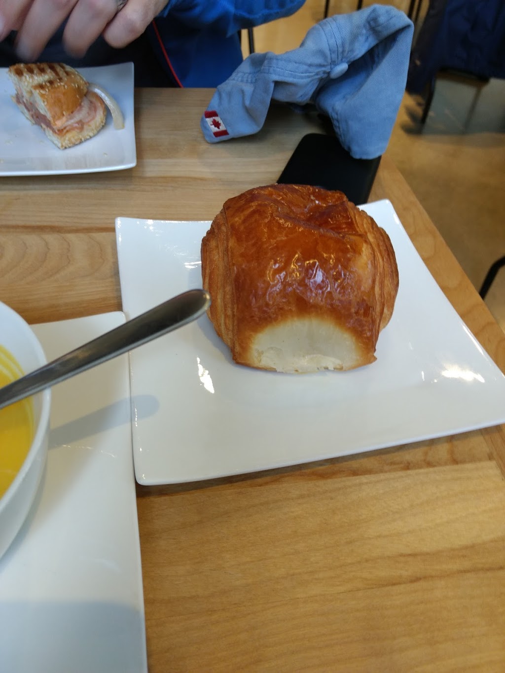 Les Touillés Café-Traiteur | 536 Boulevard Marie-Victorin, Boucherville, QC J4B 1W9, Canada | Phone: (514) 703-8678