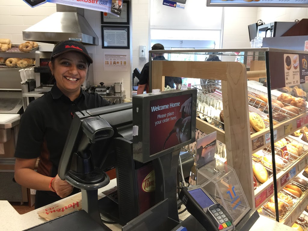 Tim Hortons | 401 Hazeldean Rd, Ottawa, ON K2T 1T8, Canada | Phone: (613) 592-6223