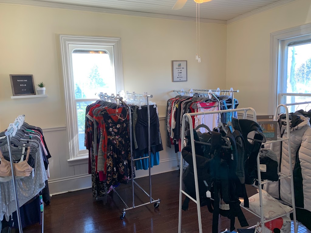 Mom to Mom Maternity Wear | 2449 ON-11, Oro-Medonte, ON L4N 7R9, Canada | Phone: (705) 791-8729