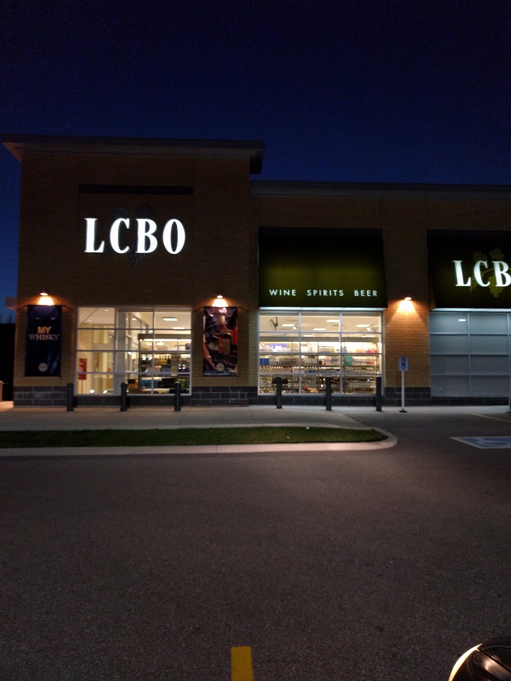 LCBO | store | 629 Victoria St W, Whitby, ON L1N 0E4, Canada | 9056652613 OR +1 905-665-2613