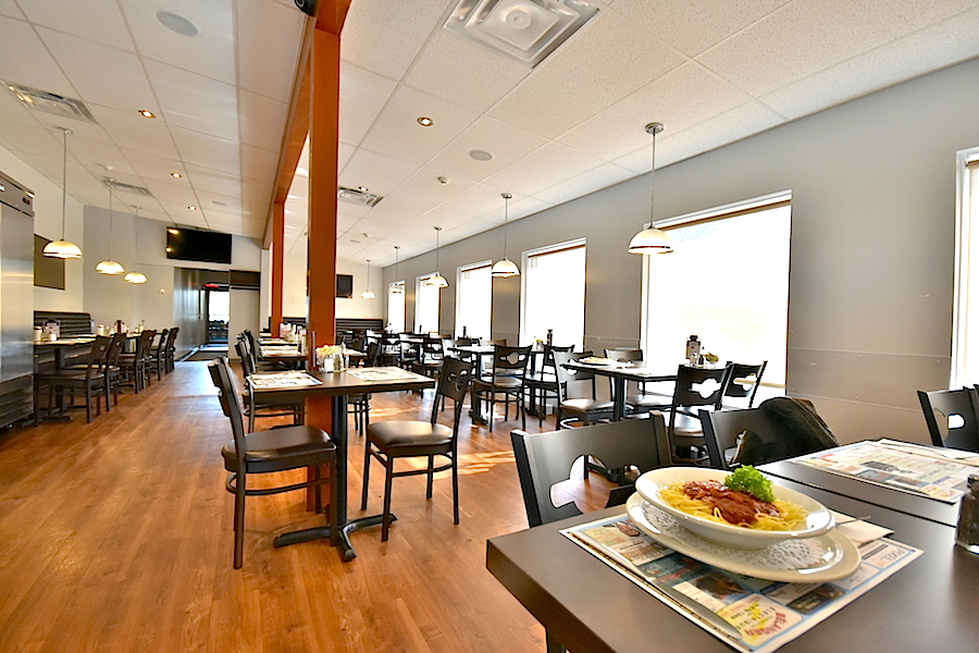 Restaurant Lussier | 2005 Rue Saint-Pierre O, Saint-Hyacinthe, QC J2T 1P8, Canada | Phone: (450) 773-1464
