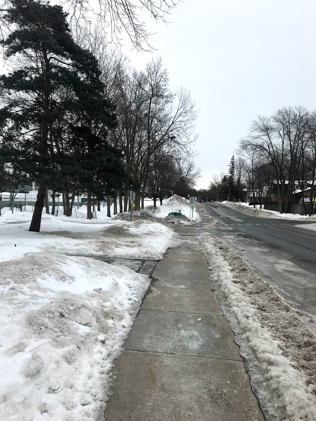 Parc Windermere | Beaconsfield, QC H9W 1R2, Canada